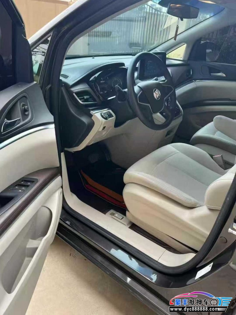 22年别克GL8轿车抵押车出售