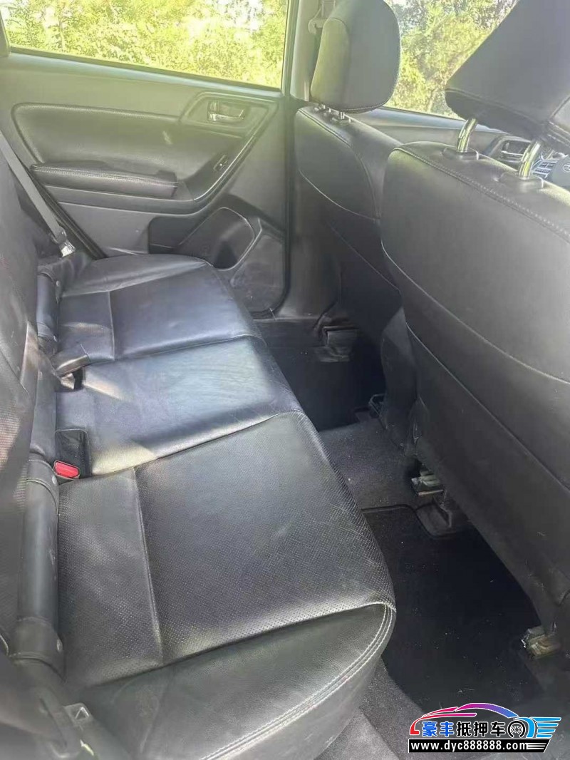 15年斯巴鲁森林人轿车抵押车出售