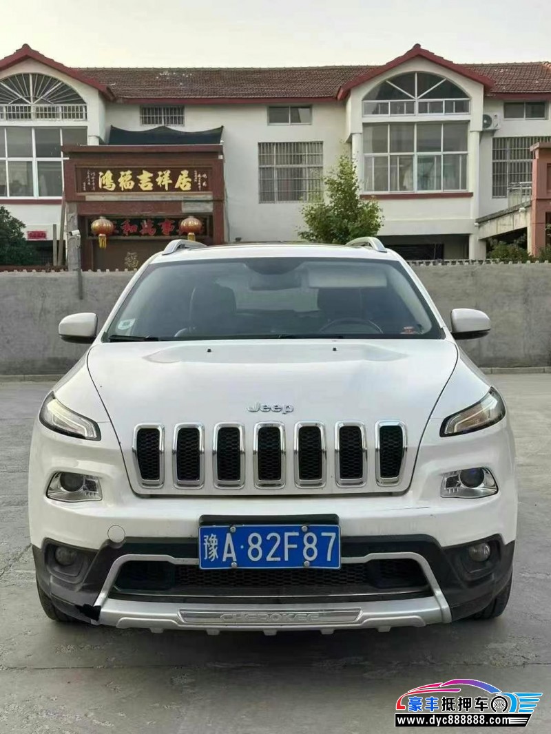 18年Jeep自由光轿车抵押车出售