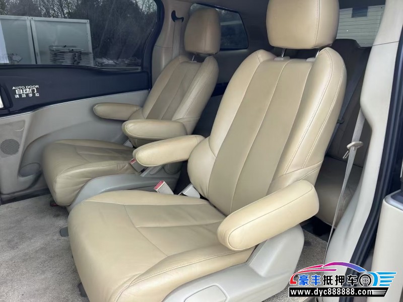 17年别克GL8轿车抵押车出售