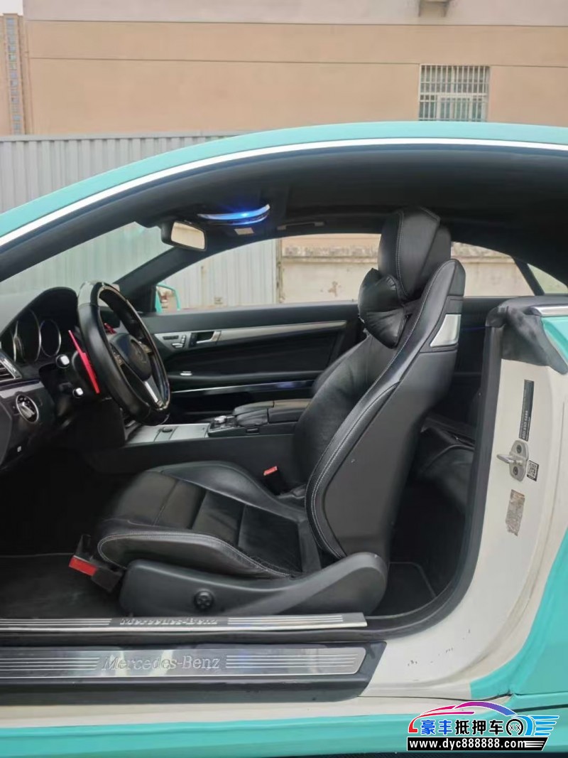 14年奔驰E轿车抵押车出售