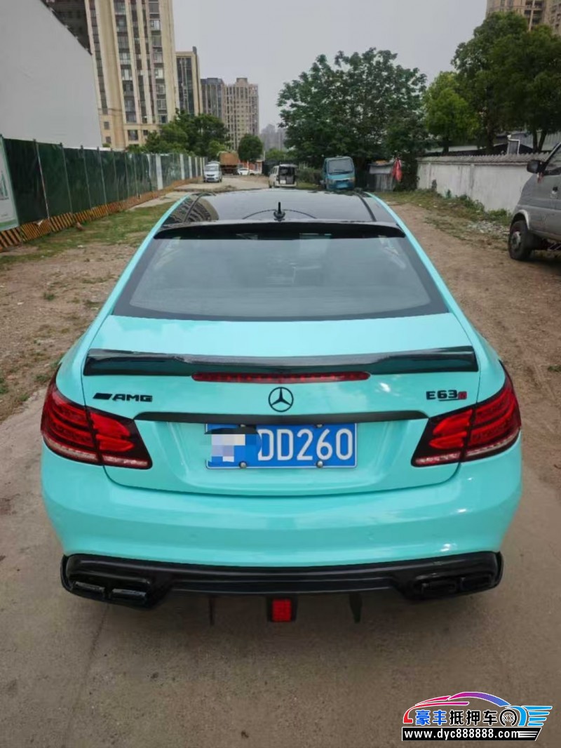 14年奔驰E轿车抵押车出售