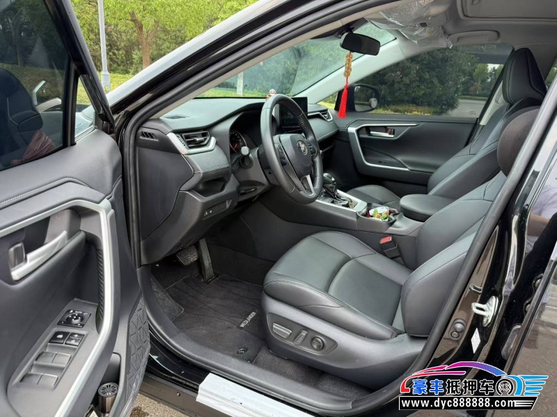 23年丰田威兰达轿车抵押车出售