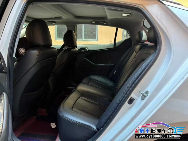 13年起亚K5轿车抵押车出售