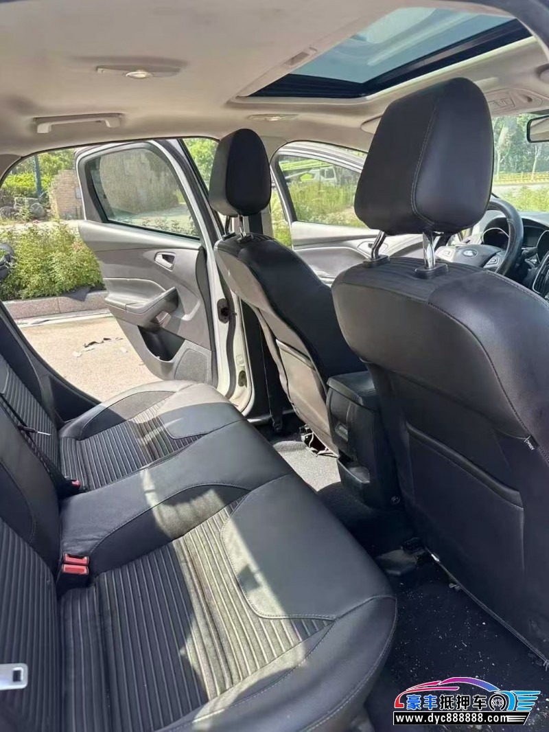 16年福特福克斯轿车抵押车出售