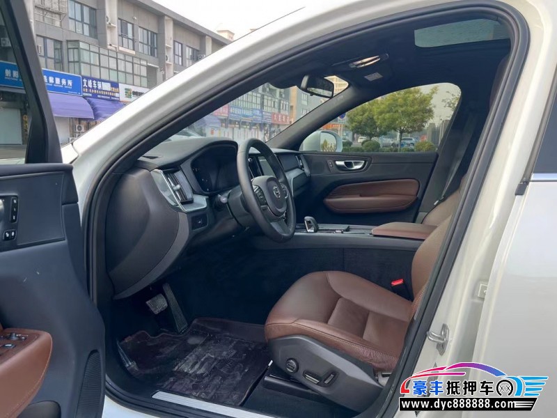 22年沃尔沃XC60轿车抵押车出售