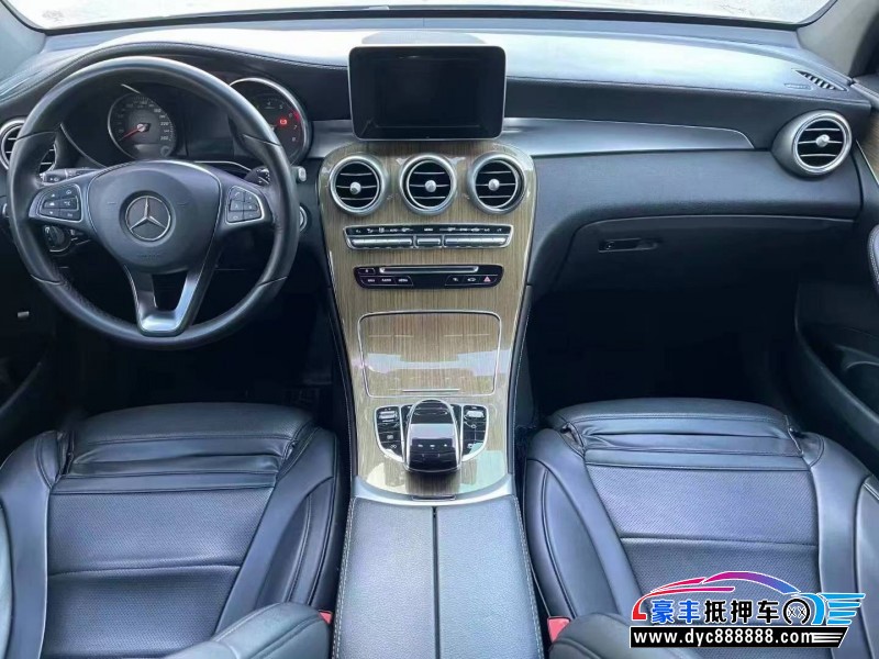 17年奔驰GLC轿车抵押车出售