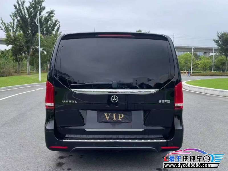 20年奔驰V轿车抵押车出售