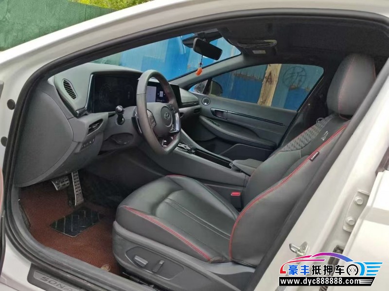 23年现代索纳塔轿车抵押车出售