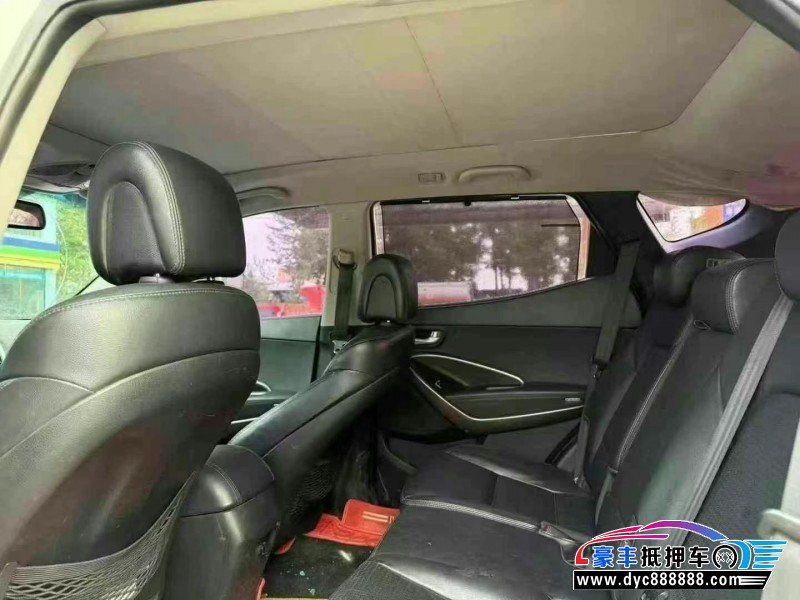 14年现代新胜达轿车抵押车出售