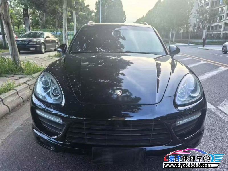 抵押车出售12年保时捷卡宴轿车