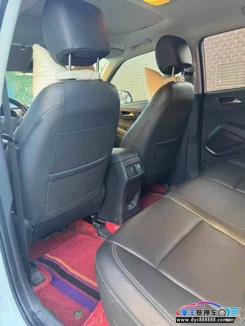 21年现代ix35轿车抵押车出售