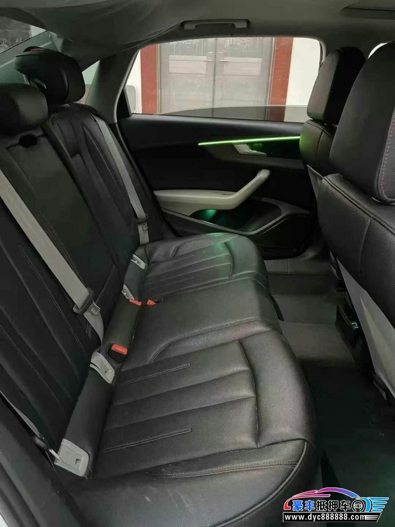 17年奥迪A4L轿车抵押车出售