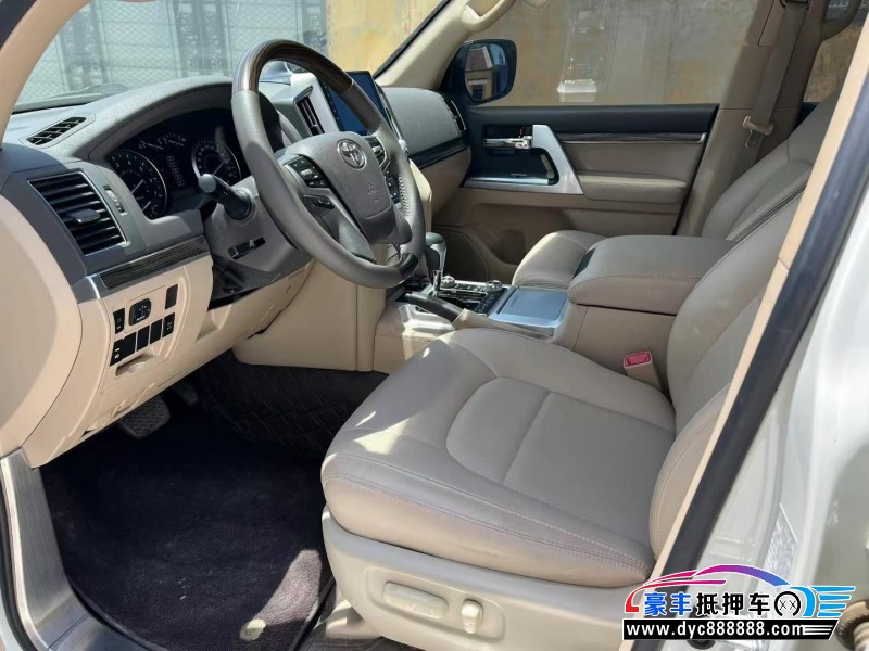 15年丰田兰德酷路泽（陆巡）轿车抵押车出售