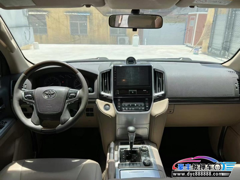 15年丰田兰德酷路泽（陆巡）轿车抵押车出售