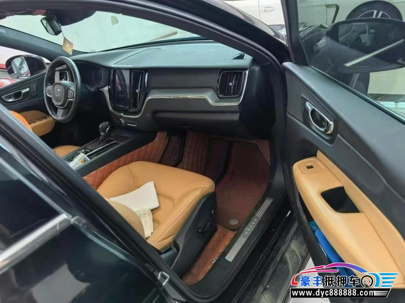 18年沃尔沃XC60轿车抵押车出售