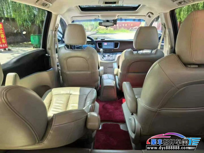 15年别克GL8轿车抵押车出售