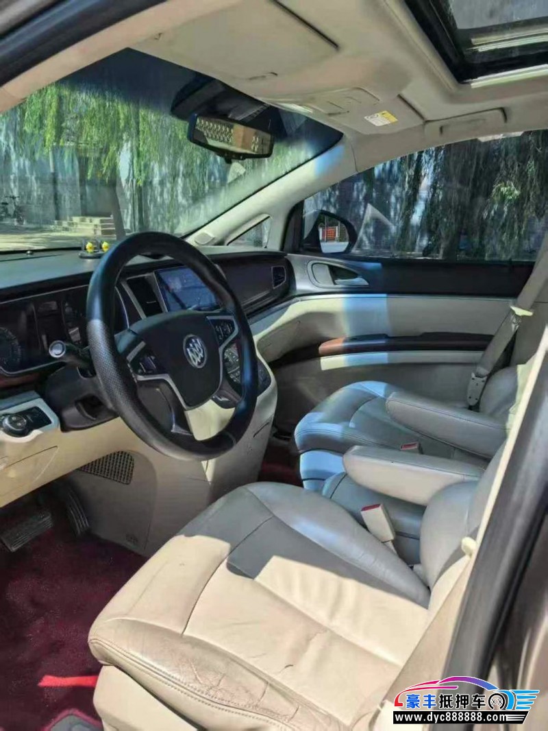 15年别克GL8轿车抵押车出售