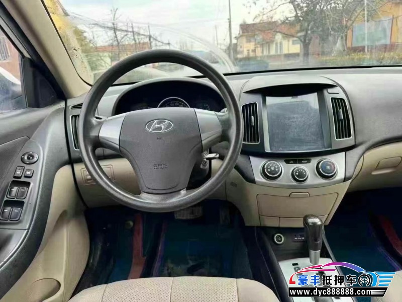 14年现代悦动轿车抵押车出售