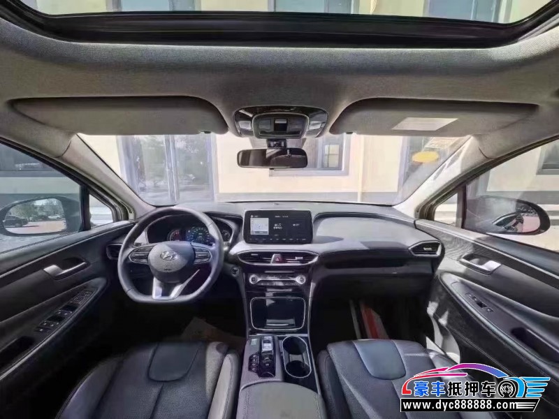 21年现代全新胜达轿车抵押车出售