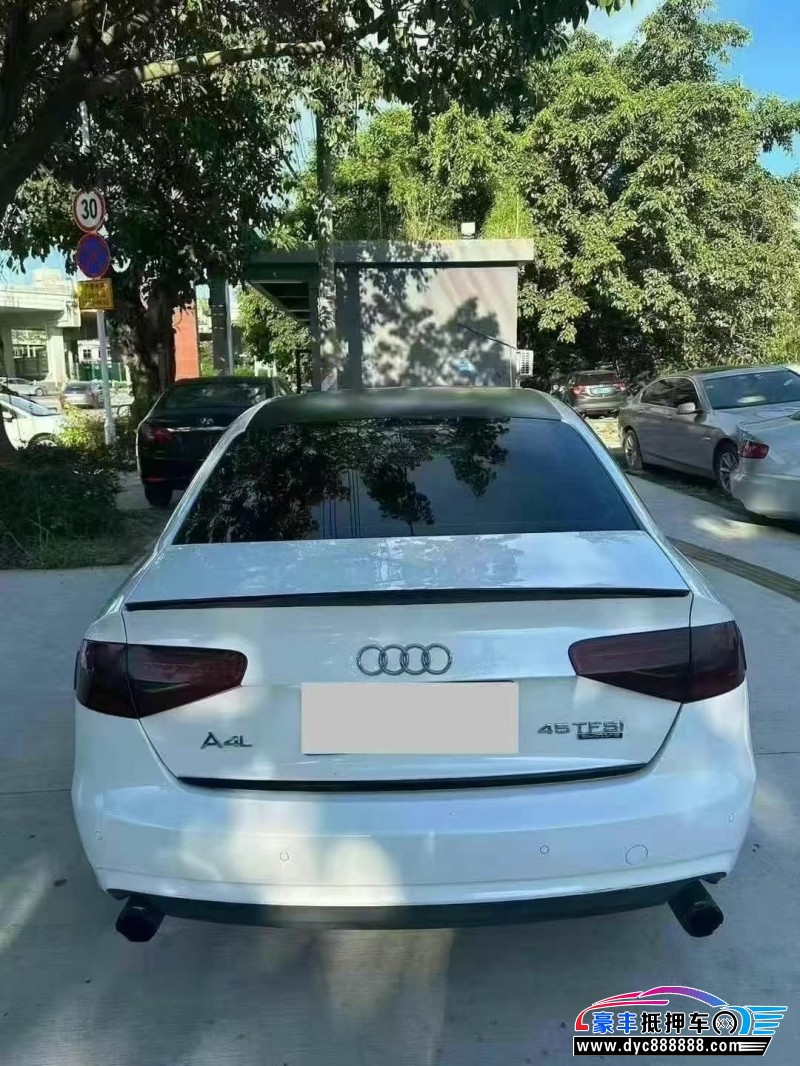 14年奥迪A4L轿车抵押车出售