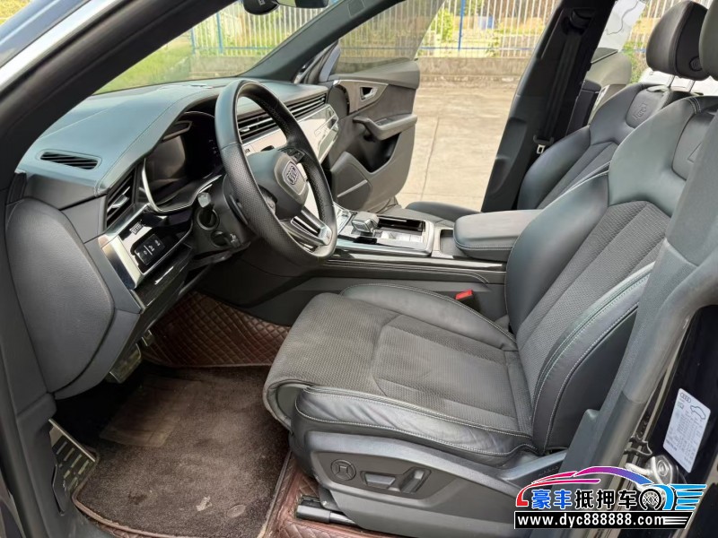 21年奥迪Q8SUV抵押车出售