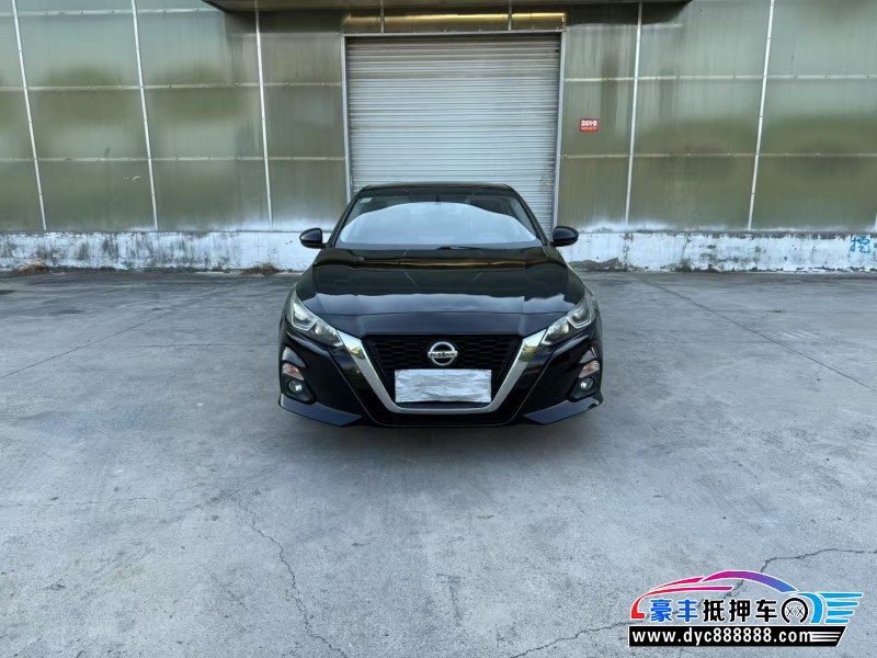 21年日产天籁轿车抵押车出售