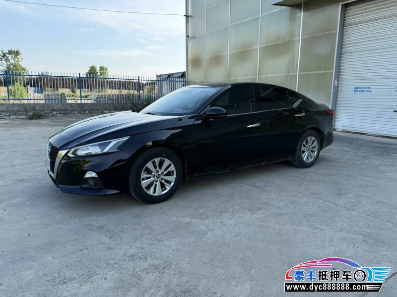 21年日产天籁轿车抵押车出售