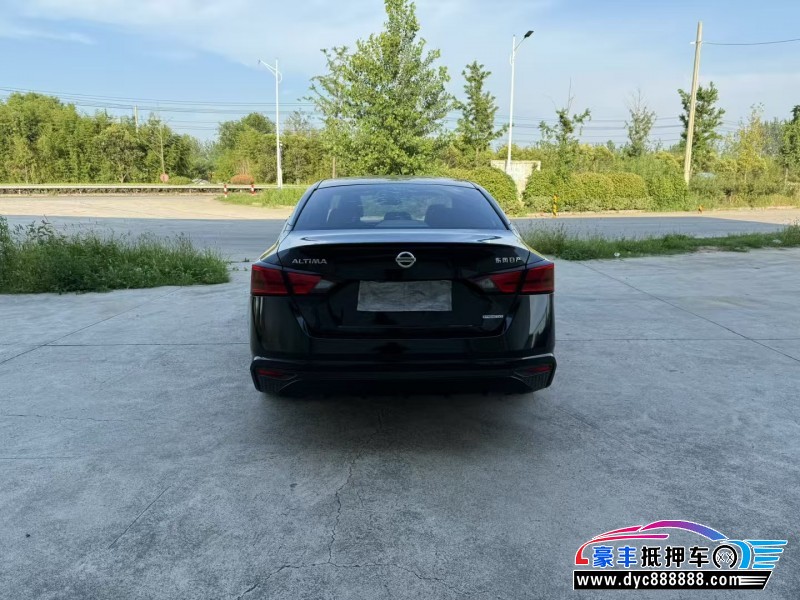 21年日产天籁轿车抵押车出售