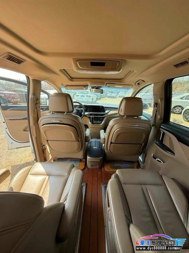 20年别克GL8轿车抵押车出售