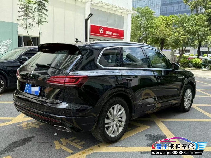 21年大众途锐轿车抵押车出售