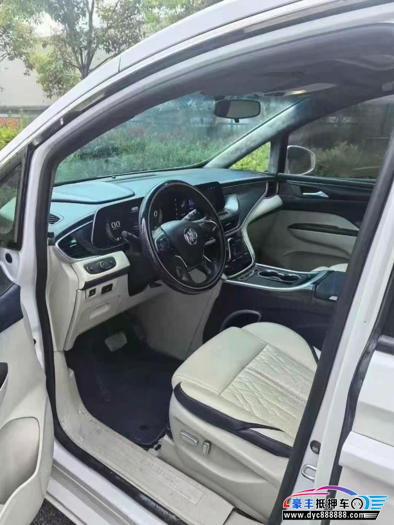 20年别克GL8轿车抵押车出售