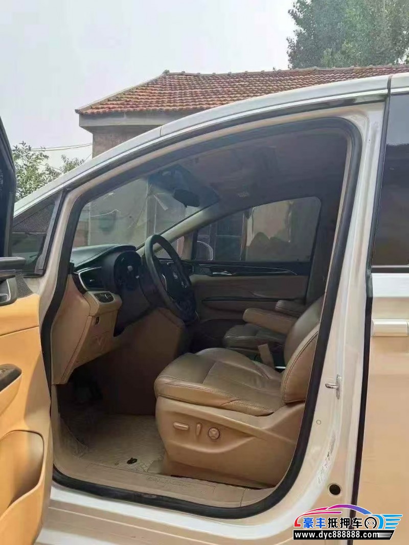 19年别克GL8轿车抵押车出售