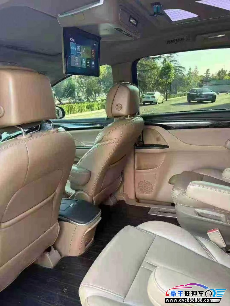 18年别克GL8轿车抵押车出售