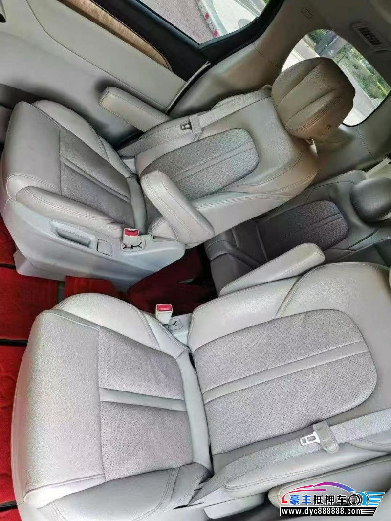 17年别克GL8轿车抵押车出售