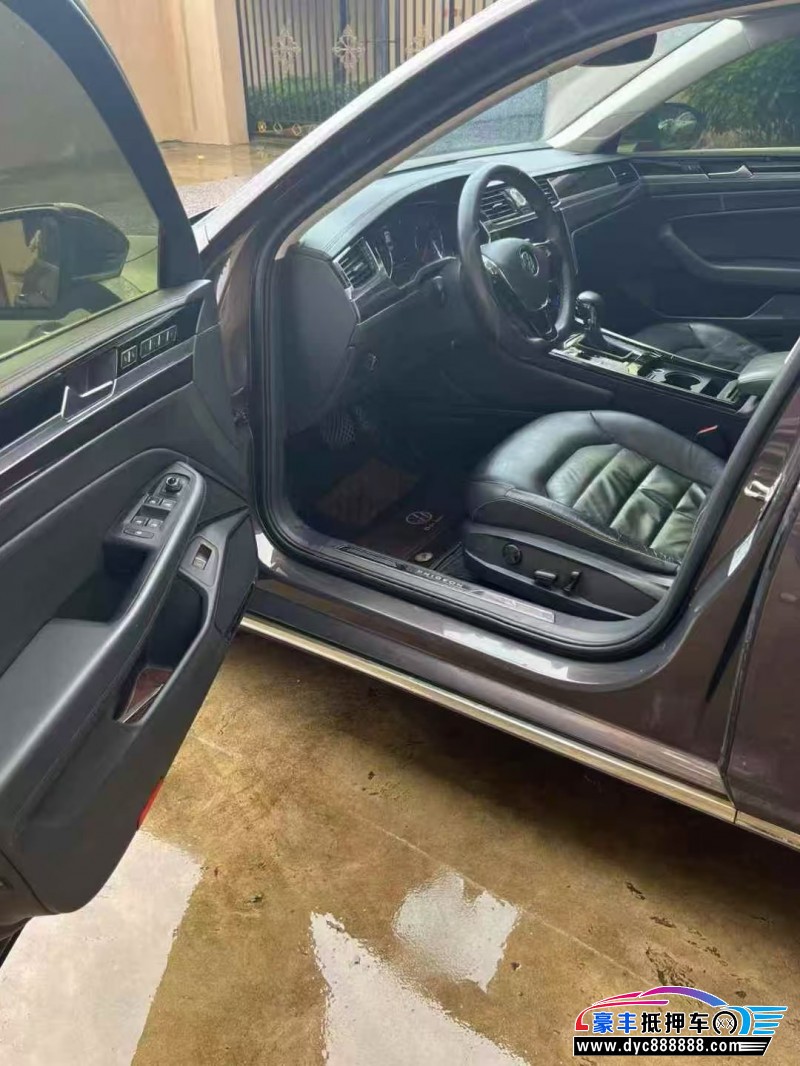 19年大众辉昂轿车抵押车出售