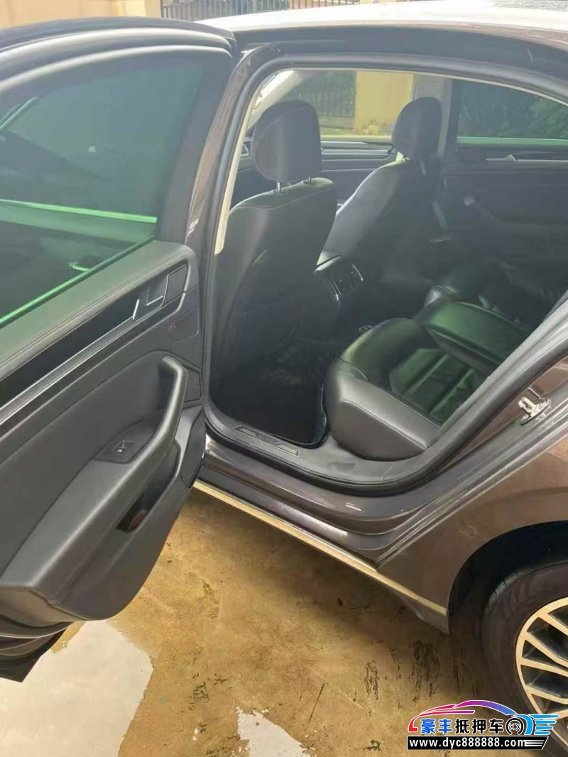 19年大众辉昂轿车抵押车出售