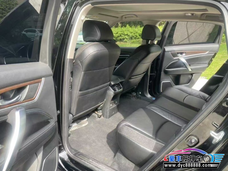 18年本田冠道轿车抵押车出售