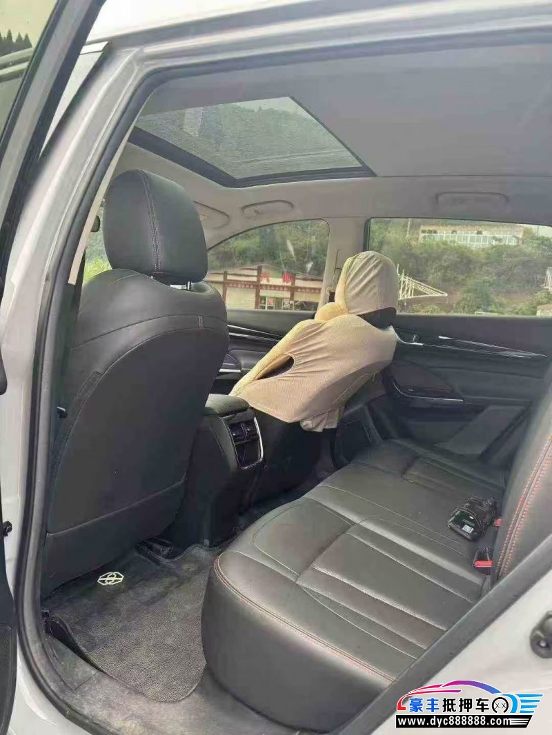 22年东风风神AX7轿车抵押车出售