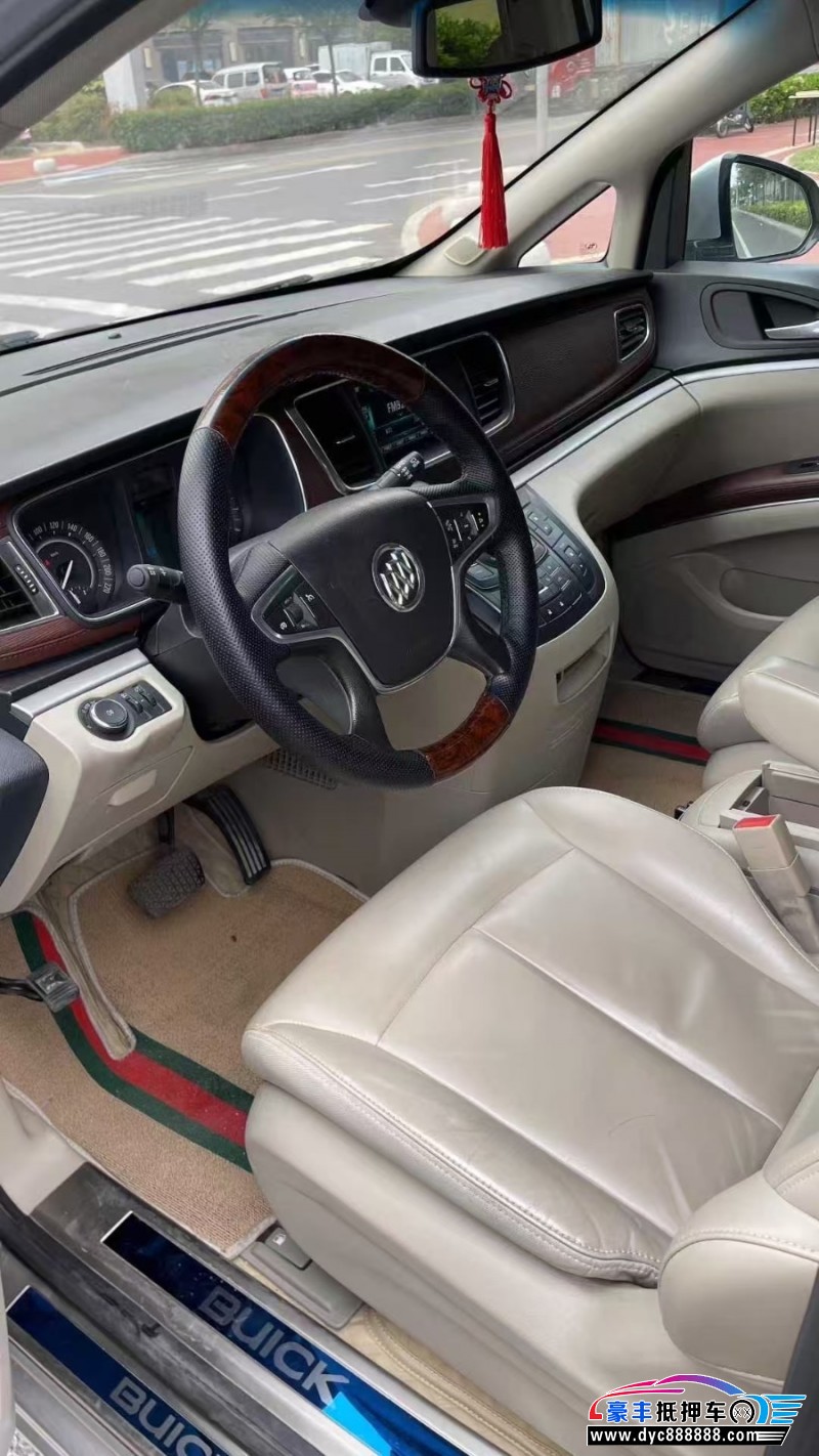 19年别克GL8轿车抵押车出售