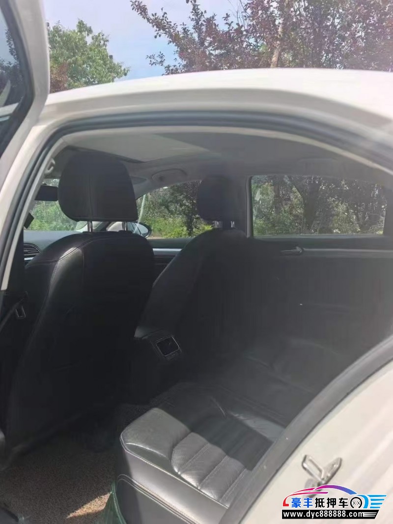 15年大众凌渡轿车抵押车出售