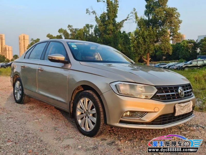 16年大众宝来轿车抵押车出售