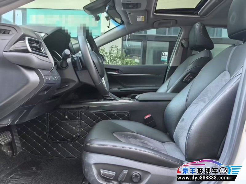 22年丰田凯美瑞轿车抵押车出售