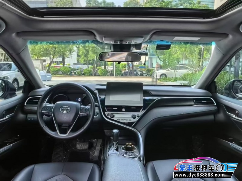 22年丰田凯美瑞轿车抵押车出售