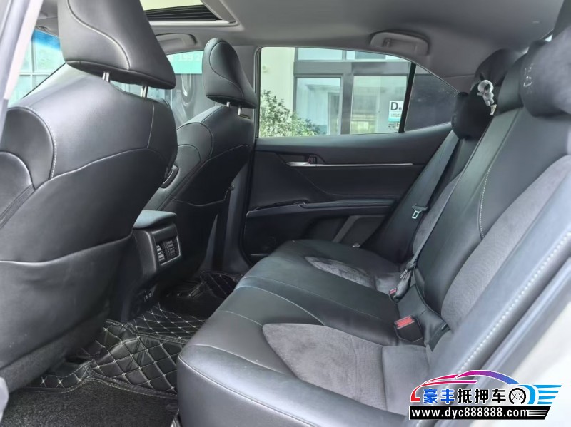 22年丰田凯美瑞轿车抵押车出售