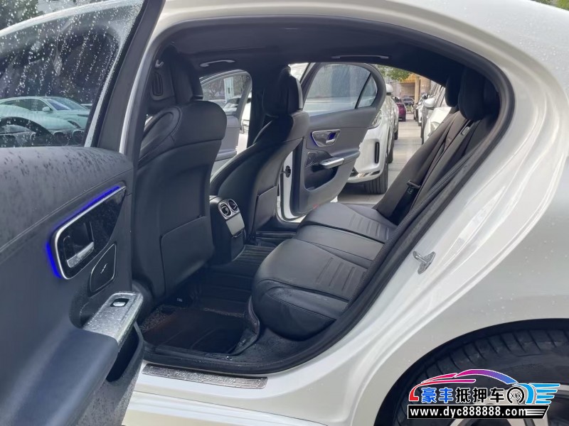 22年奔驰C轿车抵押车出售