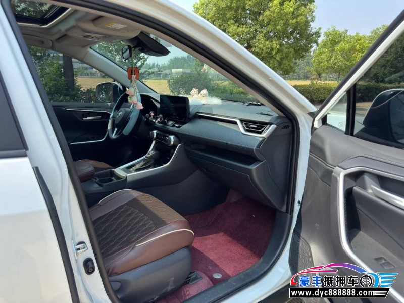 24年丰田威兰达轿车抵押车出售