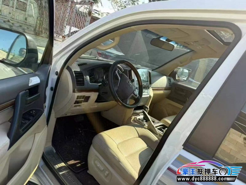 16年丰田兰德酷路泽（陆巡）轿车抵押车出售