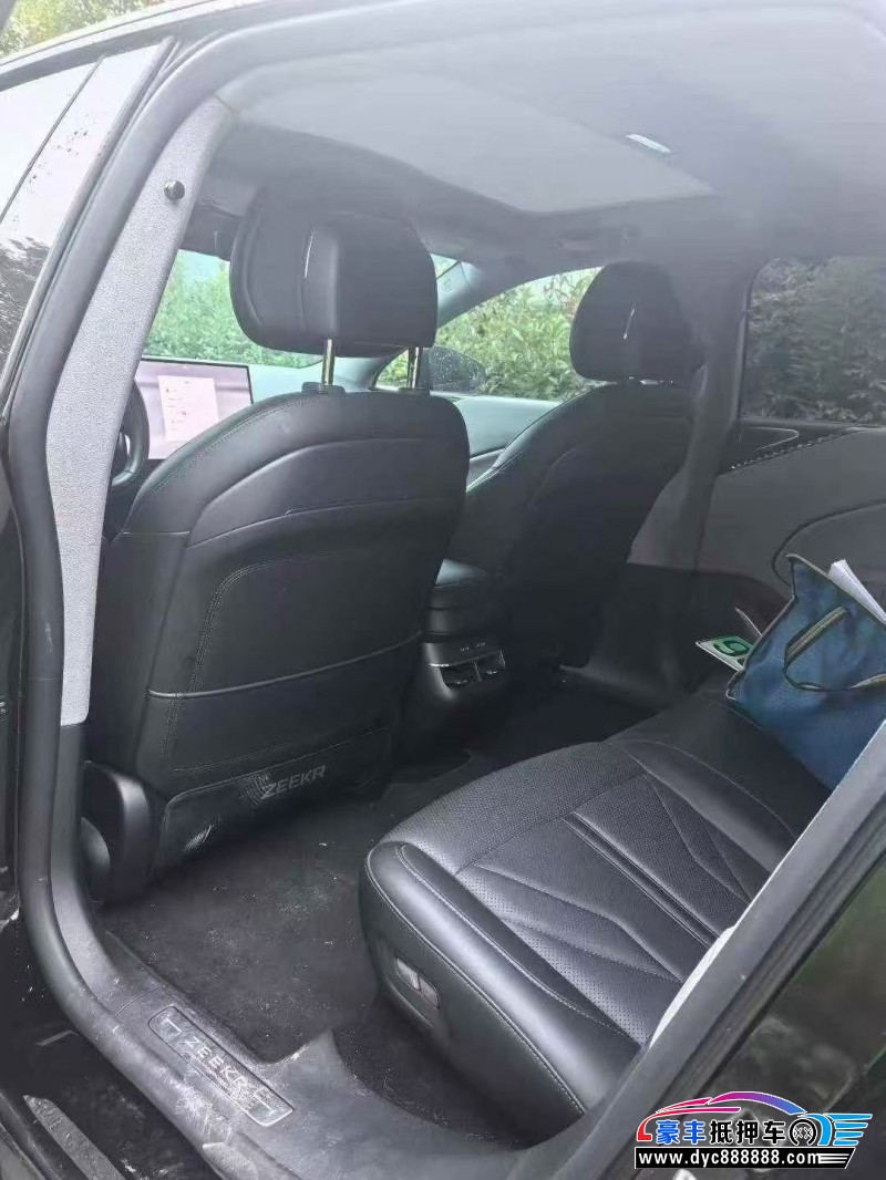 24年极氪007轿车抵押车出售