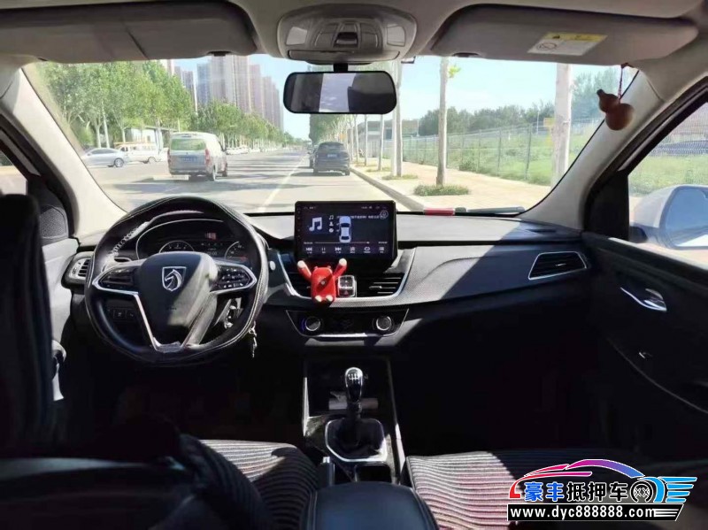 19年宝骏730轿车抵押车出售